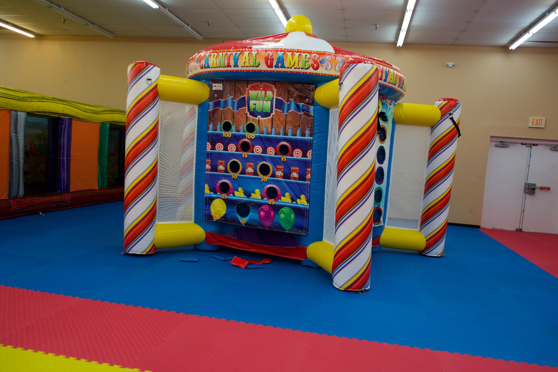 Carnival game attraction at Star Park Allentown