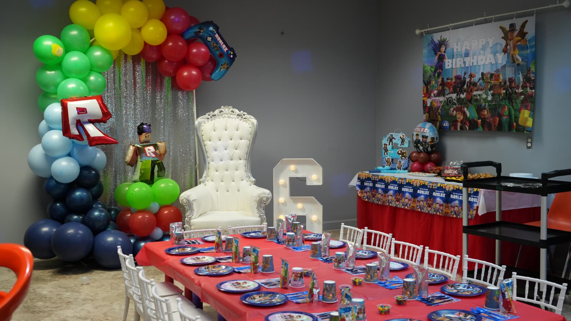 Roblox party photo 9