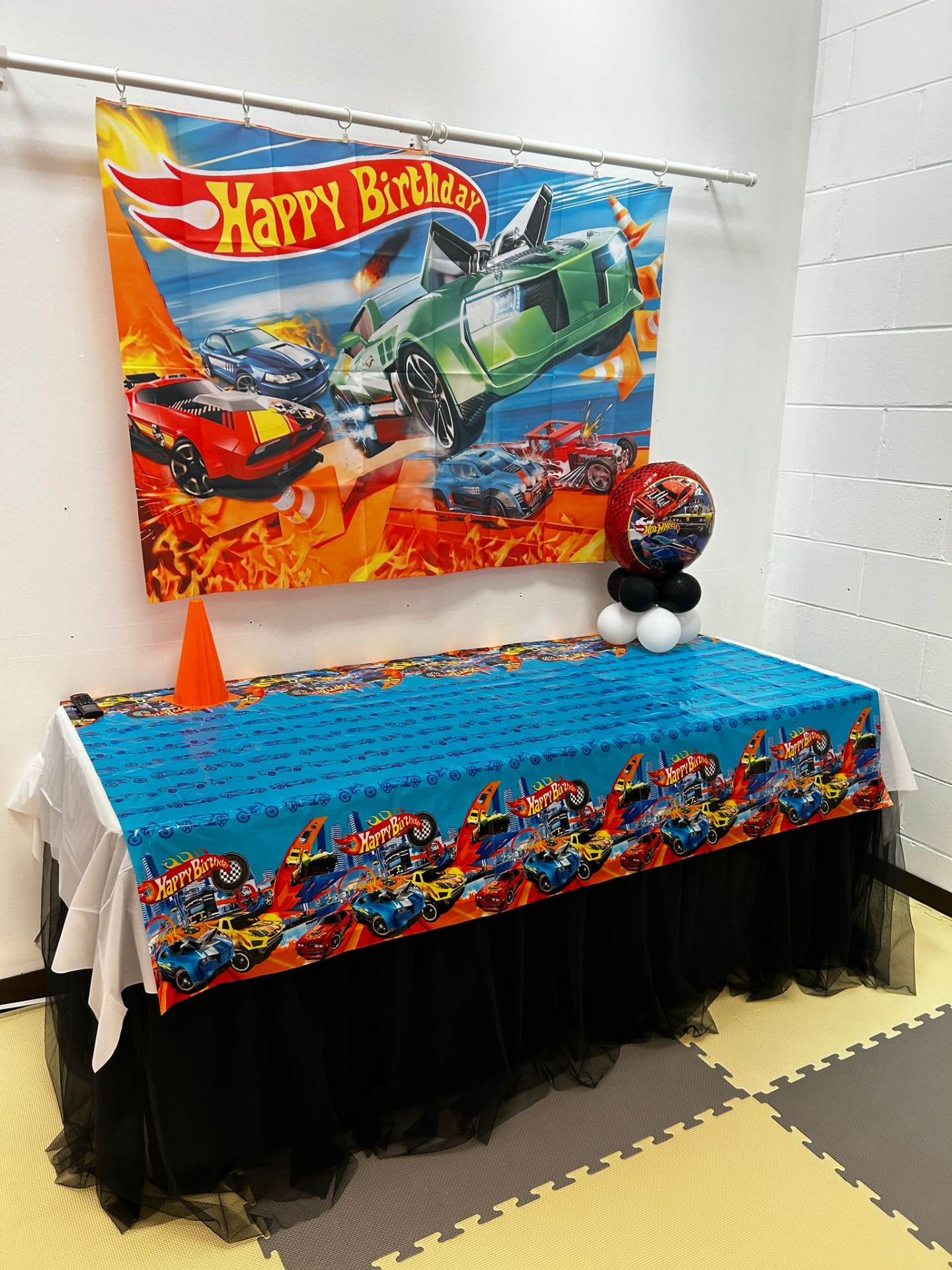 Hot Wheels party photo 3