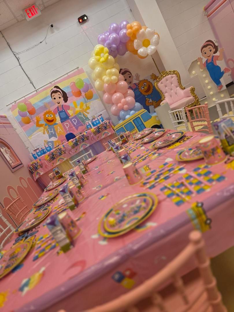 Ms. Rachel party photo 5